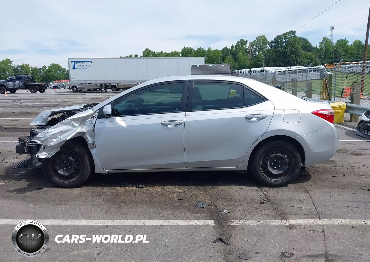 2018 Toyota Corolla Le VIN:2T1BURHE9JC007988 - 15