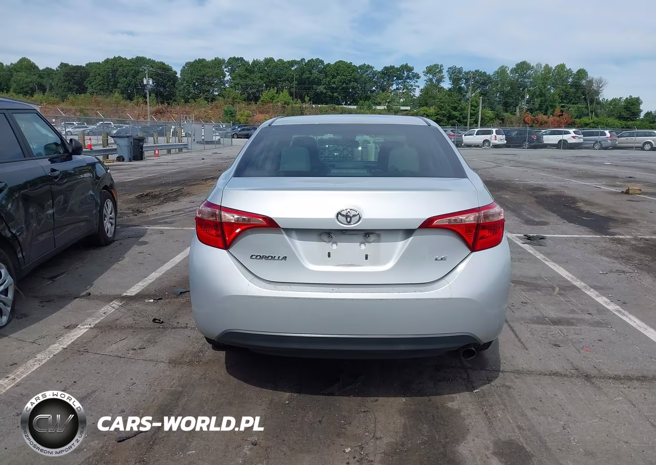 2018 Toyota Corolla Le VIN:2T1BURHE9JC007988 - 17