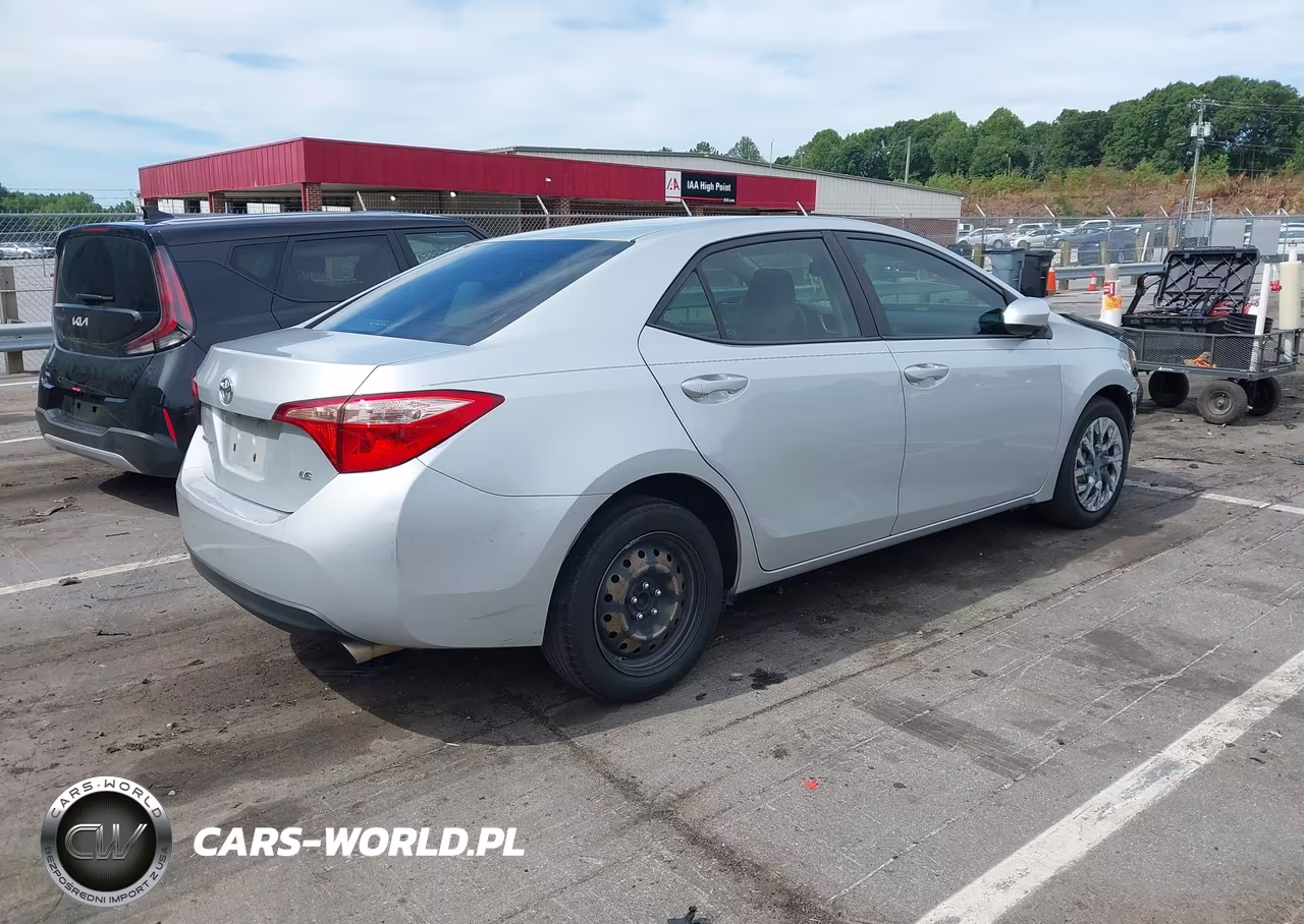 2018 Toyota Corolla Le VIN:2T1BURHE9JC007988 - 4