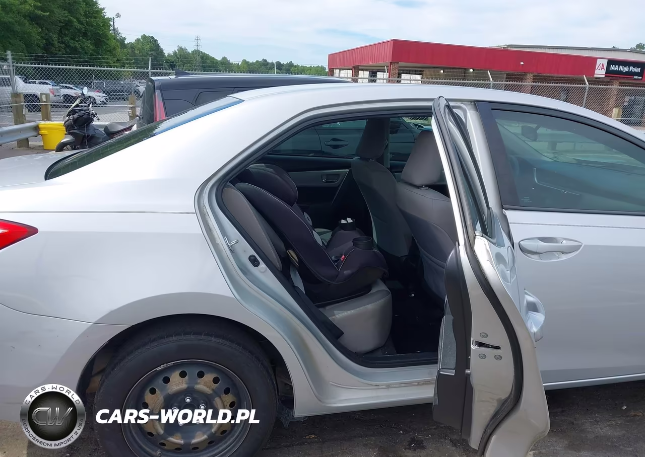 2018 Toyota Corolla Le VIN:2T1BURHE9JC007988 - 8