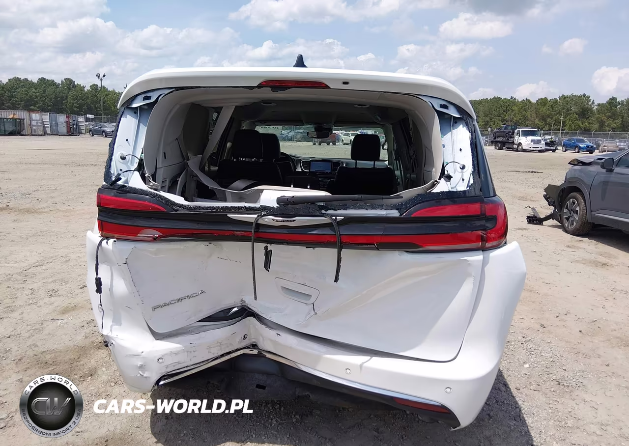 2023 Chrysler Pacifica Touring L VIN:2C4RC1BG9PR587216 - 16