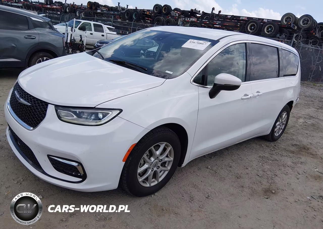 2023 Chrysler Pacifica Touring L VIN:2C4RC1BG9PR587216 - 2