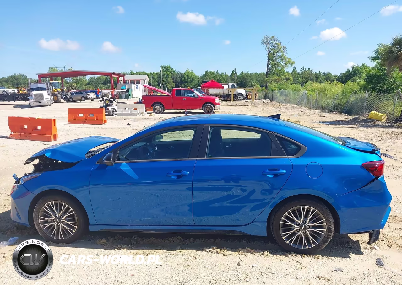 2023 Kia Forte Gt-Line VIN:3KPF54AD0PE612396 - 15