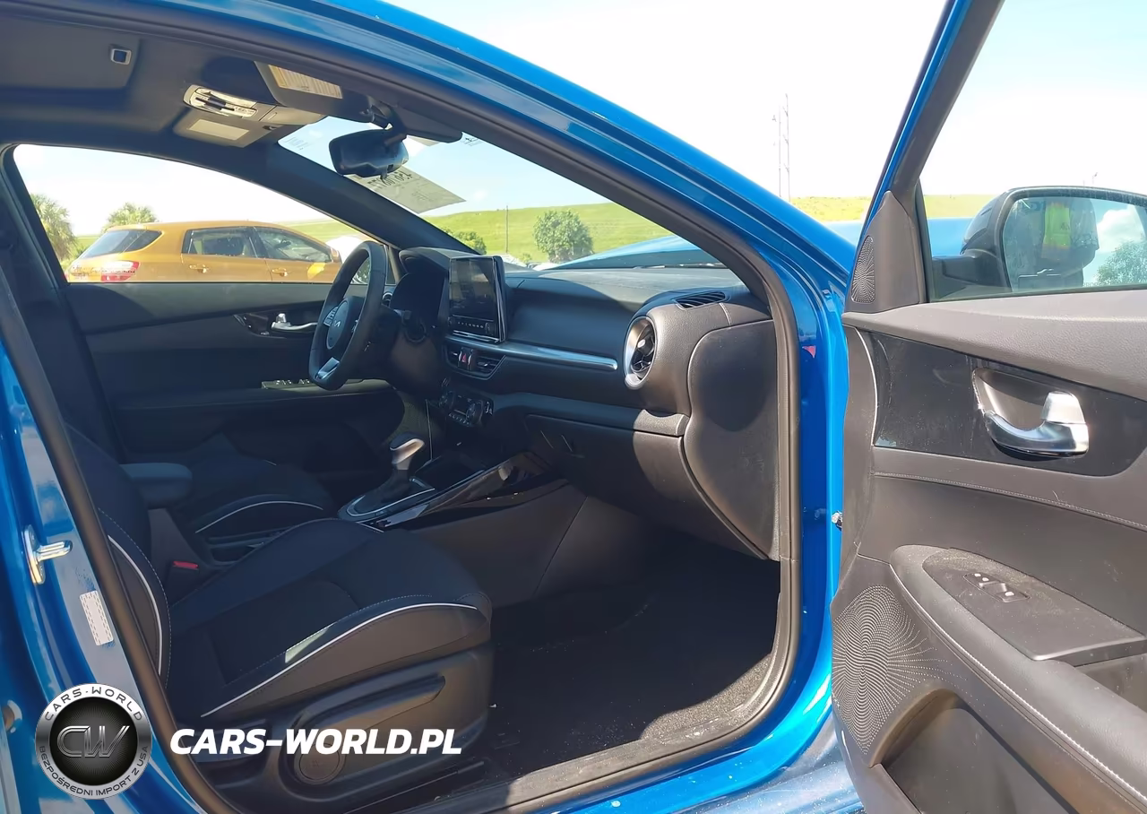 2023 Kia Forte Gt-Line VIN:3KPF54AD0PE612396 - 5