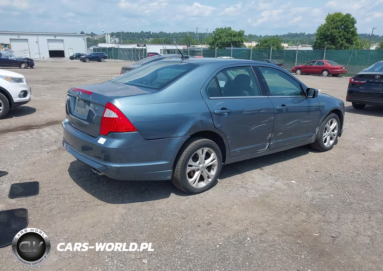 2012 Ford Fusion Se VIN:3FAHP0HAXCR117624 - 4
