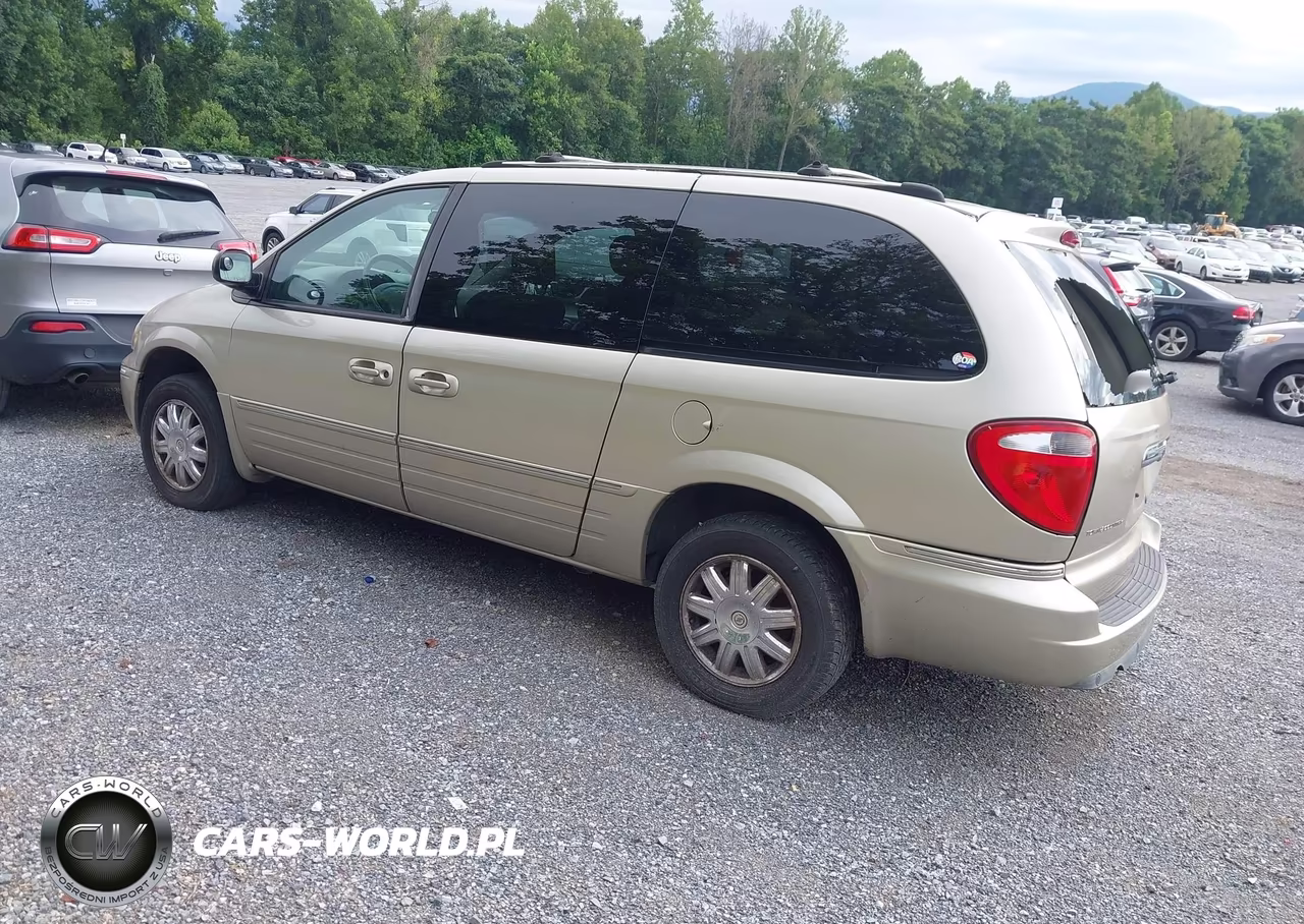 2005 Chrysler Town & Country Limited VIN:2C8GP64L85R182219 - 3