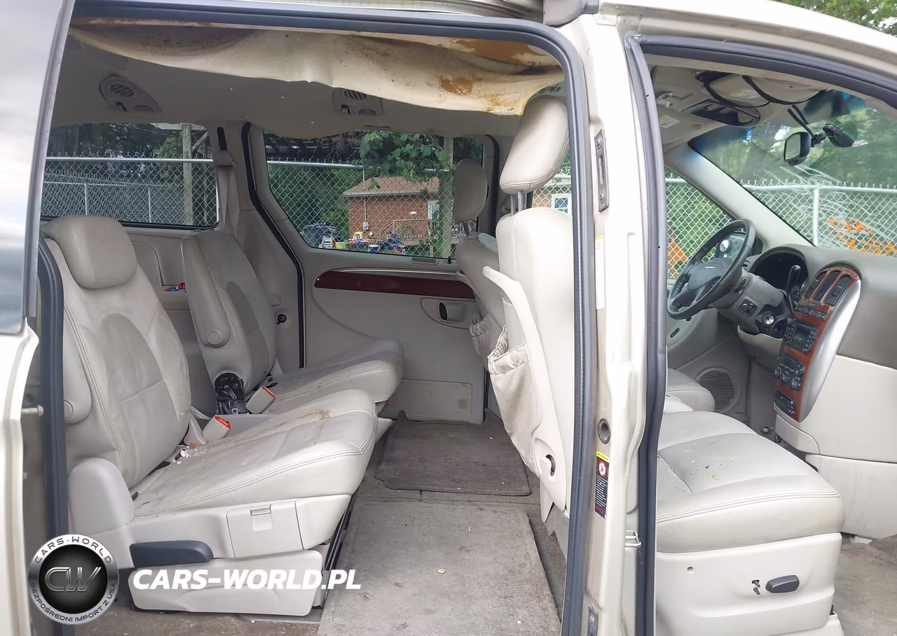 2005 Chrysler Town & Country Limited VIN:2C8GP64L85R182219 - 8