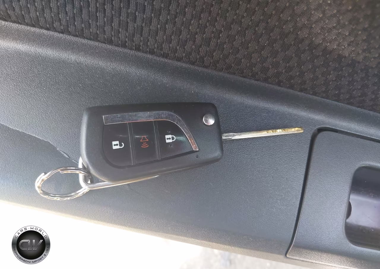 2008 Scion Xb VIN:JTLKE50EX81000150 - 11