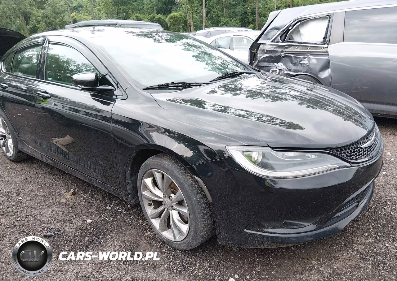 2015 Chrysler 200 S VIN:1C3CCCBBXFN550391 - 1