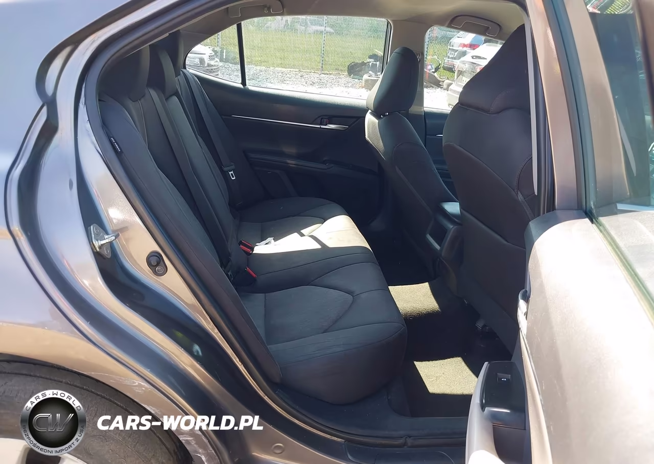 2018 Toyota Camry Le VIN:4T1B11HK1JU151047 - 8