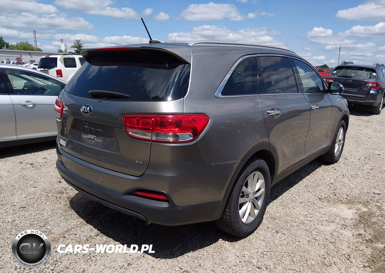 2017 Kia Sorento 3.3L Lx VIN:5XYPGDA50HG191758 - 4
