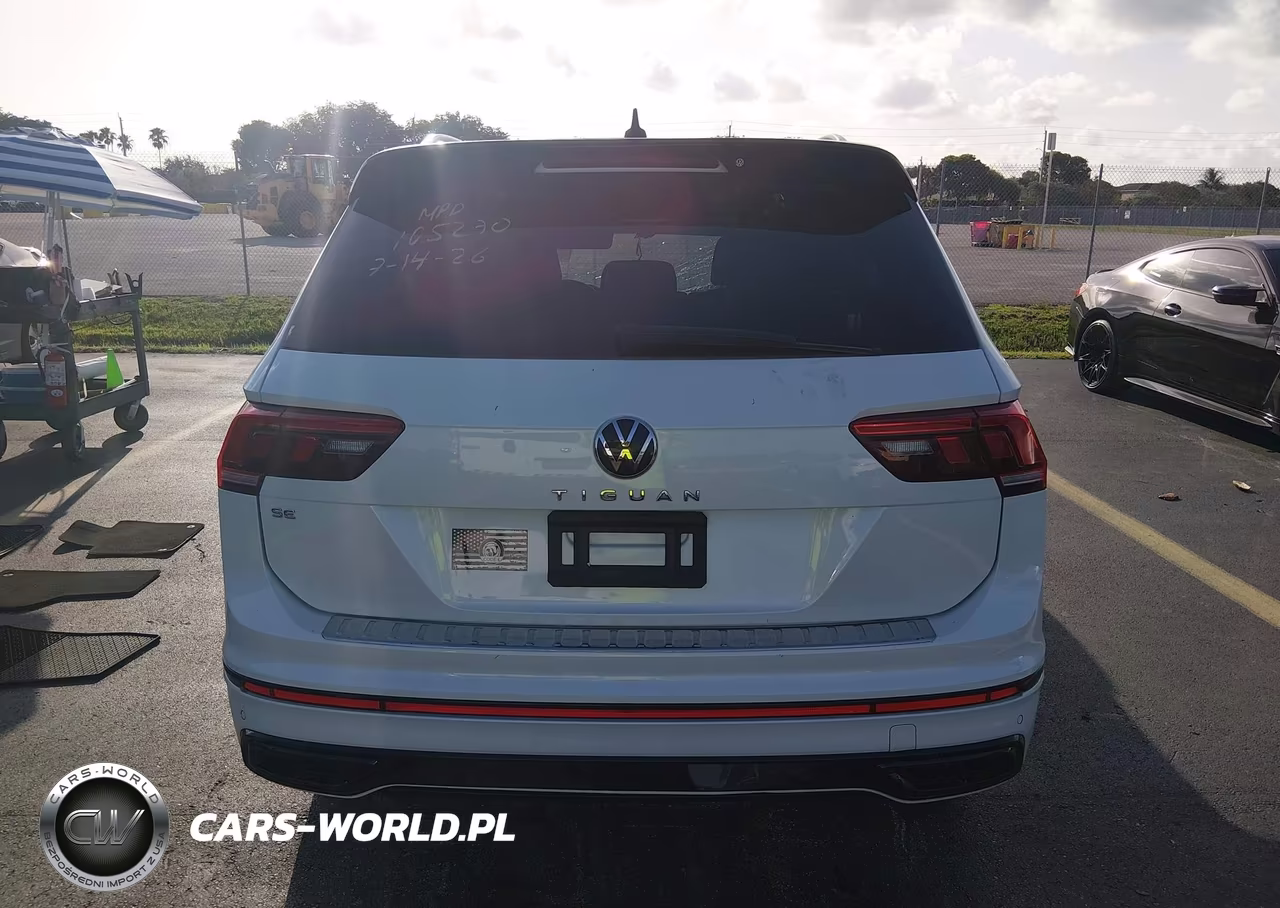 2022 Volkswagen Tiguan 2.0T Se R-Line Black VIN:3VVCB7AX2NM105270 - 16