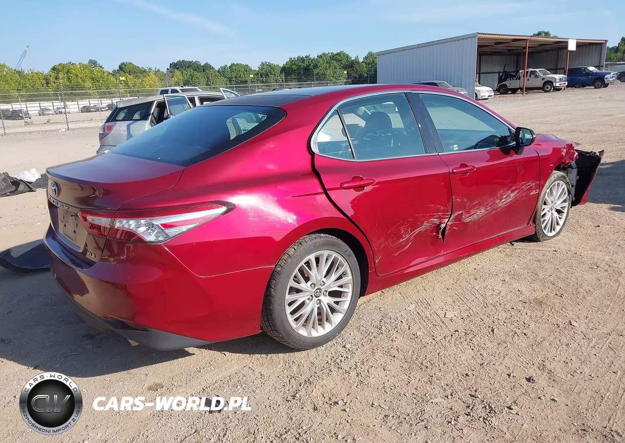 2018 Toyota Camry Xle VIN:4T1B11HK2JU610490 - 4