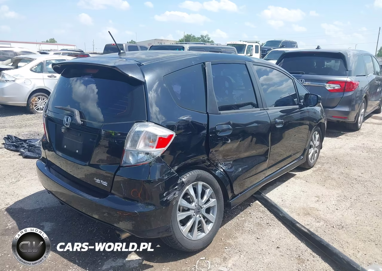2012 Honda Fit Sport VIN:JHMGE8H50CC006011 - 4