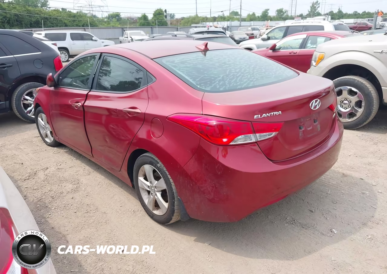 2013 Hyundai Elantra Gls VIN:5NPDH4AE8DH404135 - 3