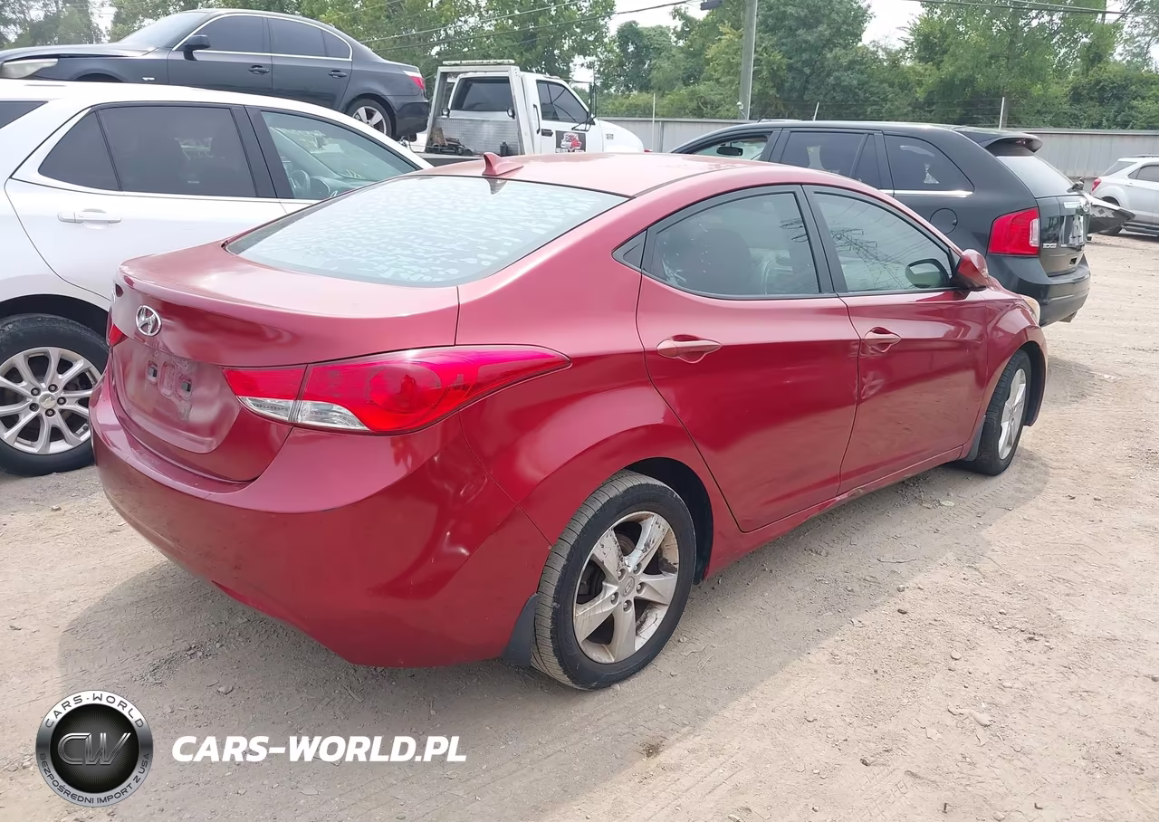 2013 Hyundai Elantra Gls VIN:5NPDH4AE8DH404135 - 4