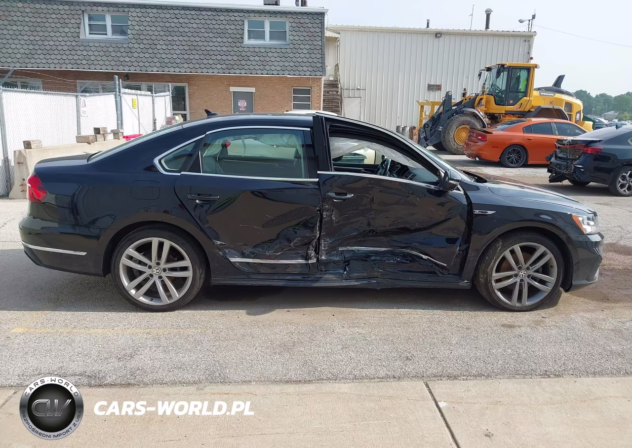 2017 Volkswagen Passat 1.8T R-Line VIN:1VWDT7A36HC080518 - 13