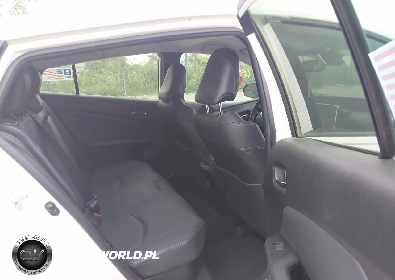 2019 Toyota Prius Limited VIN:JTDKARFU1K3086781 - 8