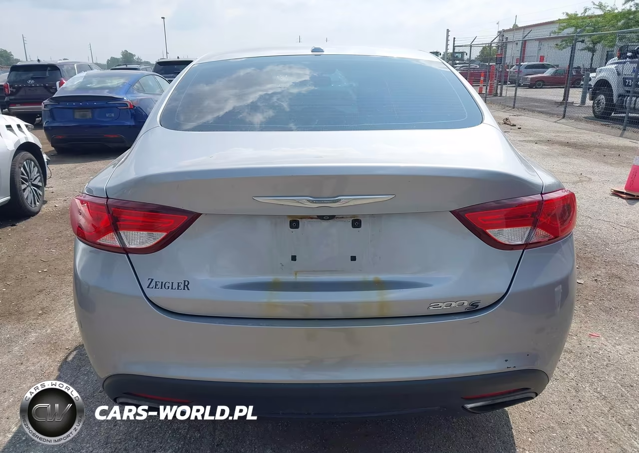 2015 Chrysler 200 S VIN:1C3CCCBB5FN626986 - 16