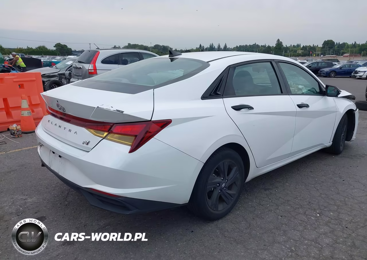 2022 Hyundai Elantra Sel VIN:5NPLS4AG2NH084939 - 4