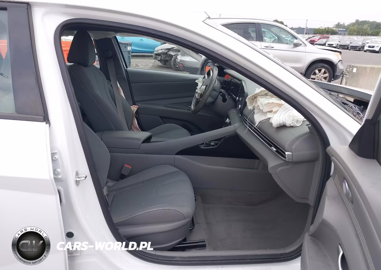 2022 Hyundai Elantra Sel VIN:5NPLS4AG2NH084939 - 5
