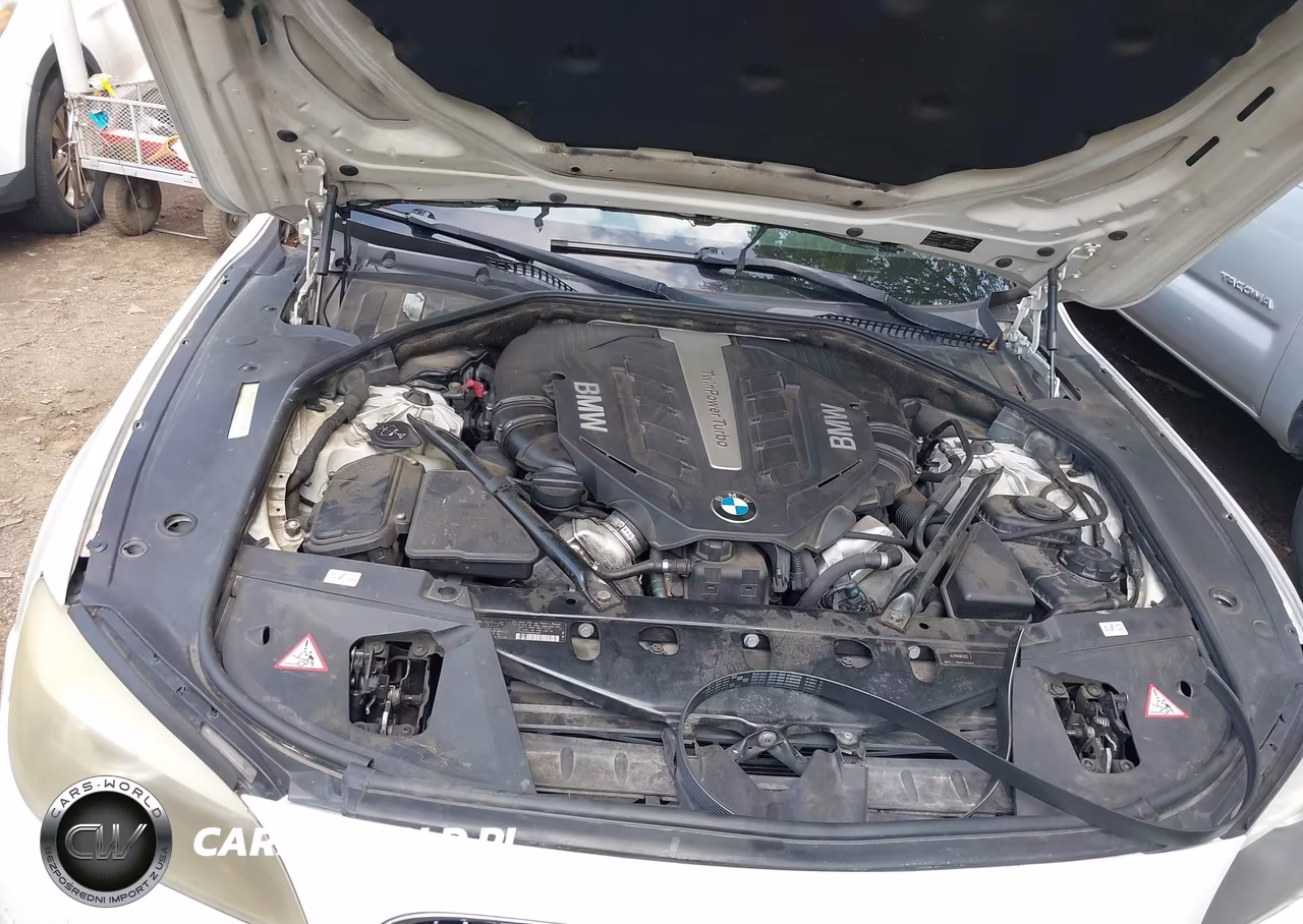 2012 BMW 750Li xDrive VIN:WBAKC8C52CC435091 - 10