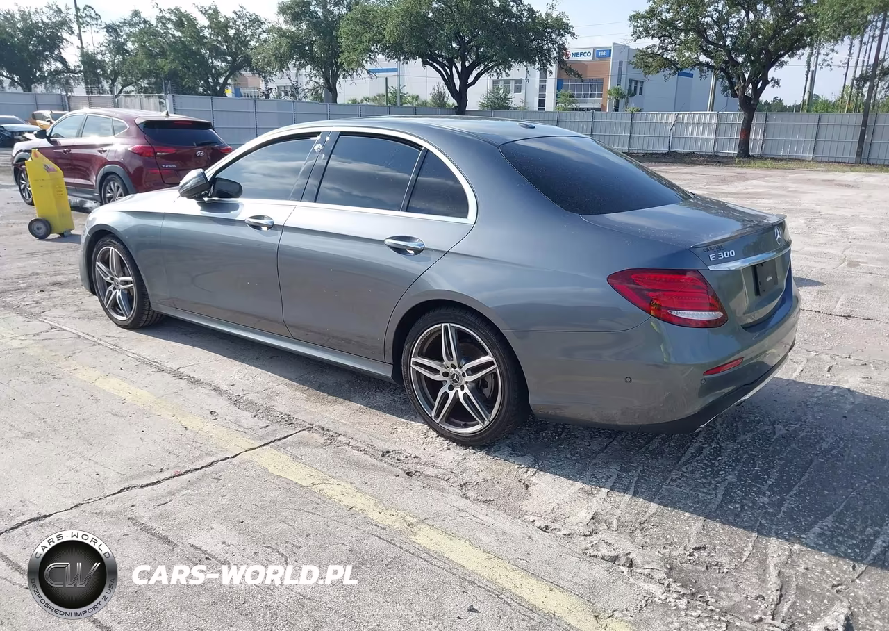 2018 Mercedes-Benz E 300 VIN:WDDZF4JB5JA328092 - 3