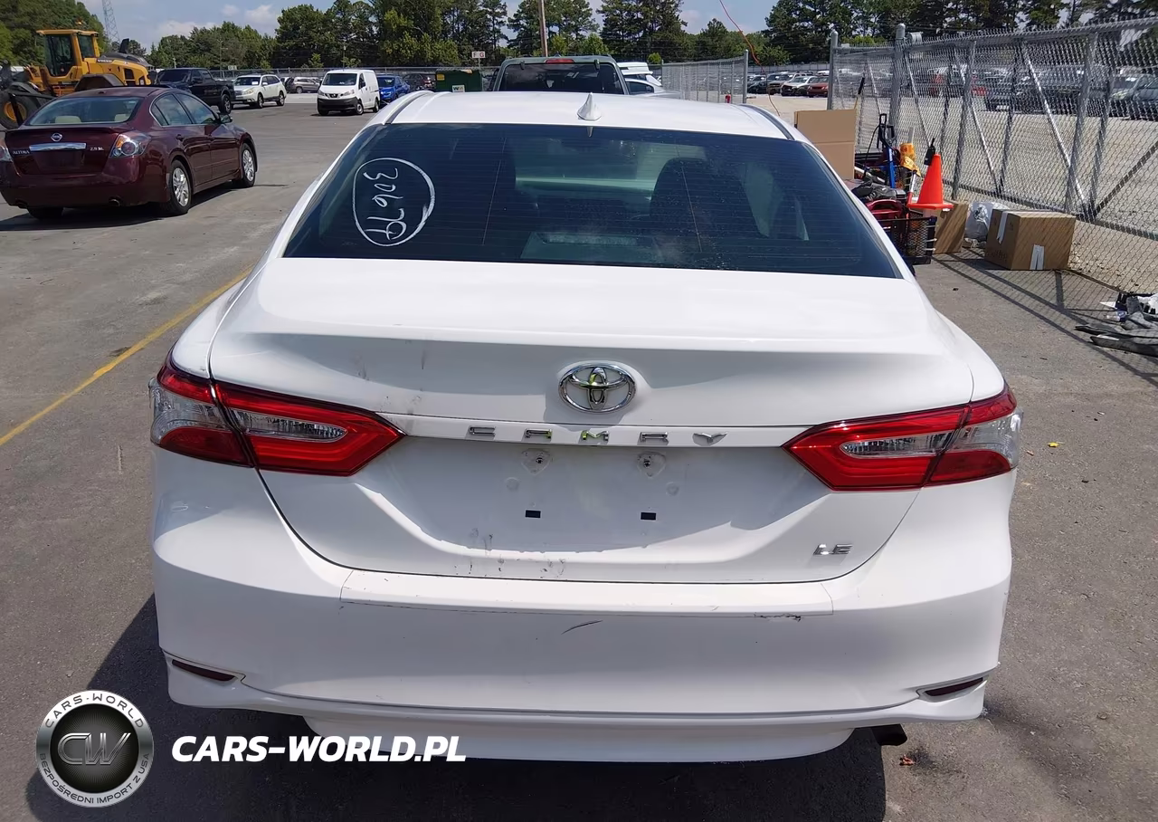2020 Toyota Camry Le VIN:4T1C11AK0LU922339 - 15
