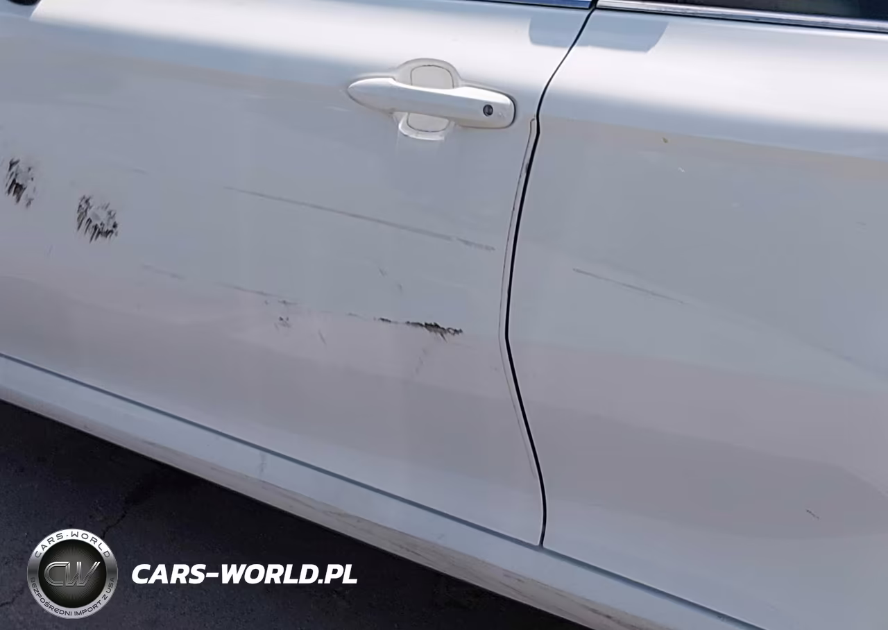 2020 Toyota Camry Le VIN:4T1C11AK0LU922339 - 17