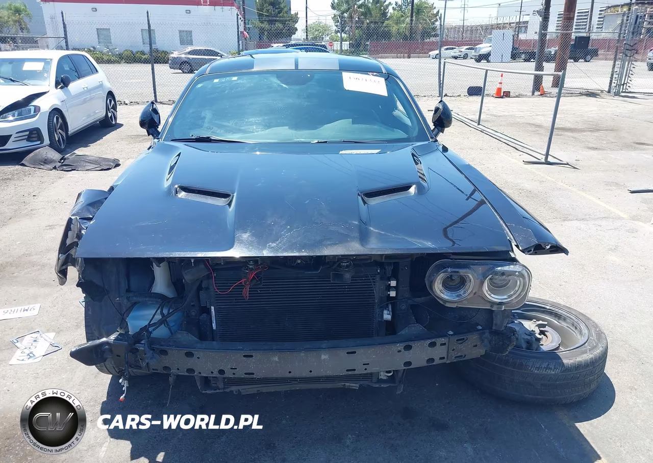 2018 Dodge Challenger Sxt VIN:2C3CDZAG0JH325508 - 12