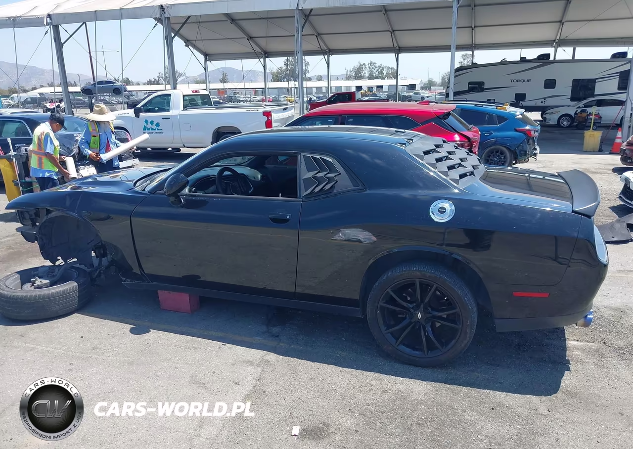 2018 Dodge Challenger Sxt VIN:2C3CDZAG0JH325508 - 14