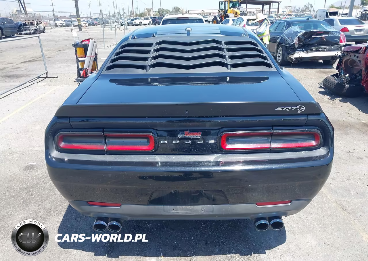 2018 Dodge Challenger Sxt VIN:2C3CDZAG0JH325508 - 16