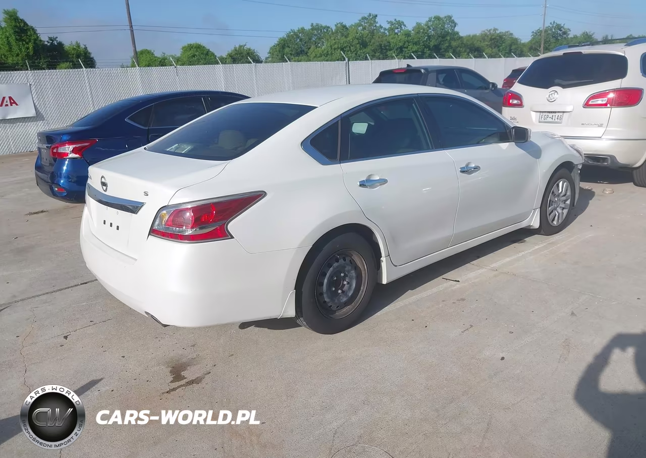 2015 Nissan Altima 2.5 S VIN:1N4AL3APXFN390163 - 4