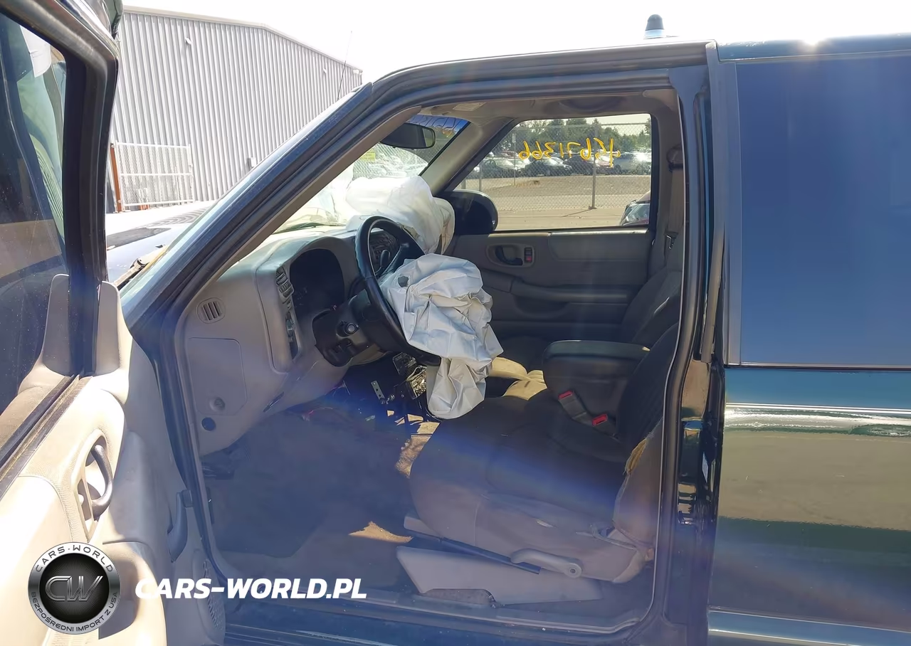 2003 Chevrolet S-10 Ls VIN:1GCCS19X838225253 - 8
