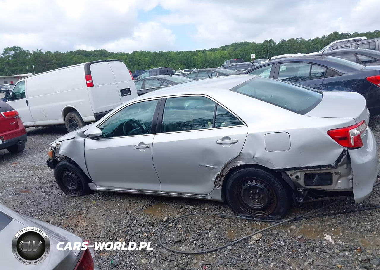 2014 Toyota Camry Le VIN:4T1BF1FK0EU452032 - 14