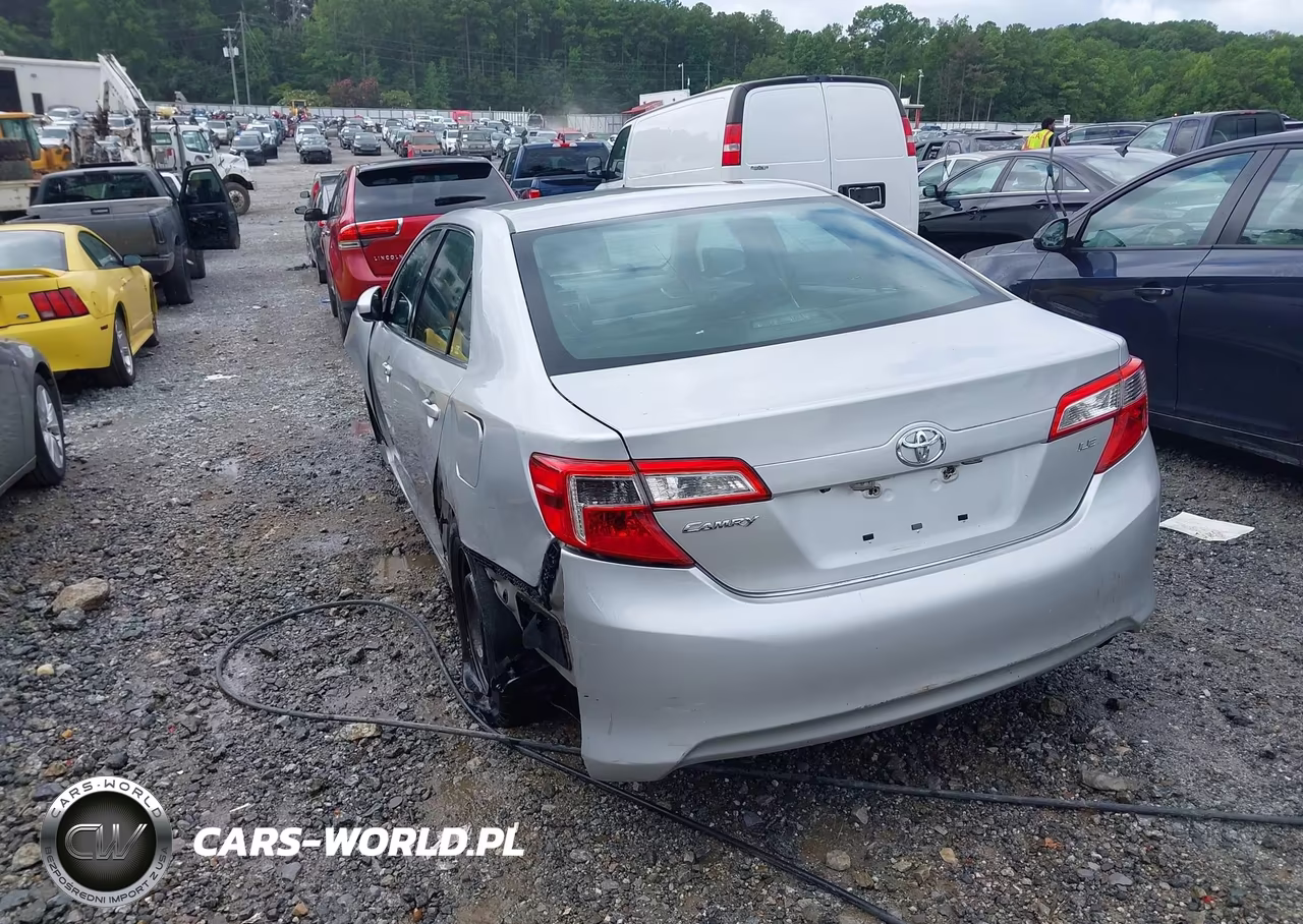2014 Toyota Camry Le VIN:4T1BF1FK0EU452032 - 3