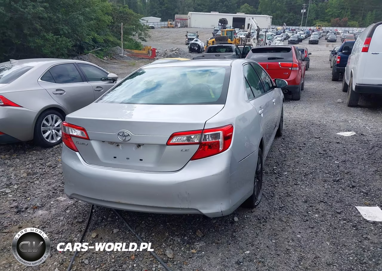 2014 Toyota Camry Le VIN:4T1BF1FK0EU452032 - 4