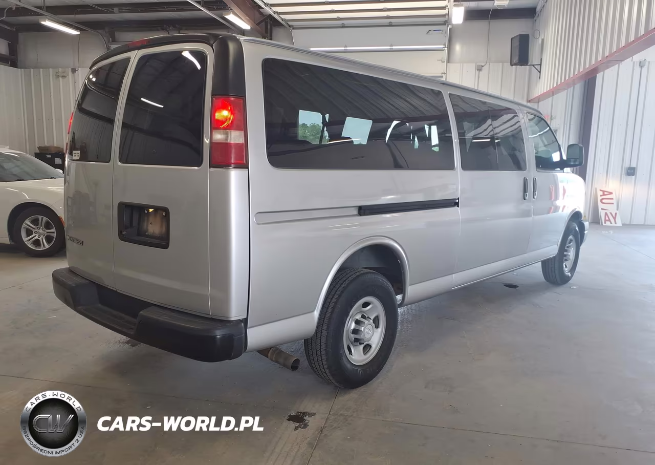 2017 Chevrolet Express 3500 Ls VIN:1GAZGNFG2H1293631 - 4