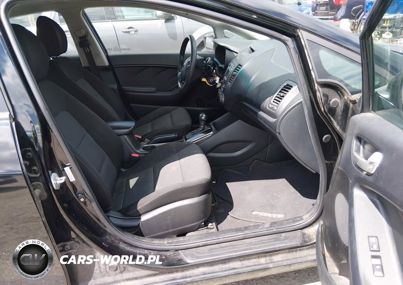 2017 Kia Forte Lx VIN:3KPFK4A73HE122412 - 5