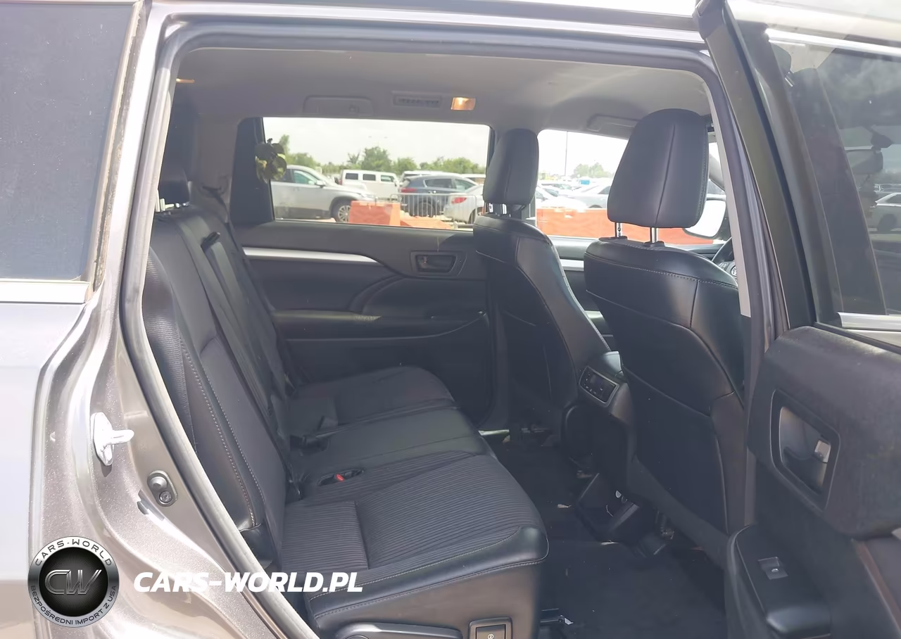 2016 Toyota Highlander Le Plus V6 VIN:5TDZKRFH0GS139605 - 8