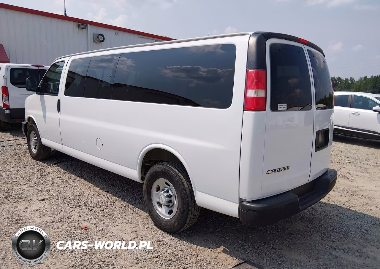 2017 Chevrolet Express 3500 Ls VIN:1GAZGNFGXH1294705 - 3