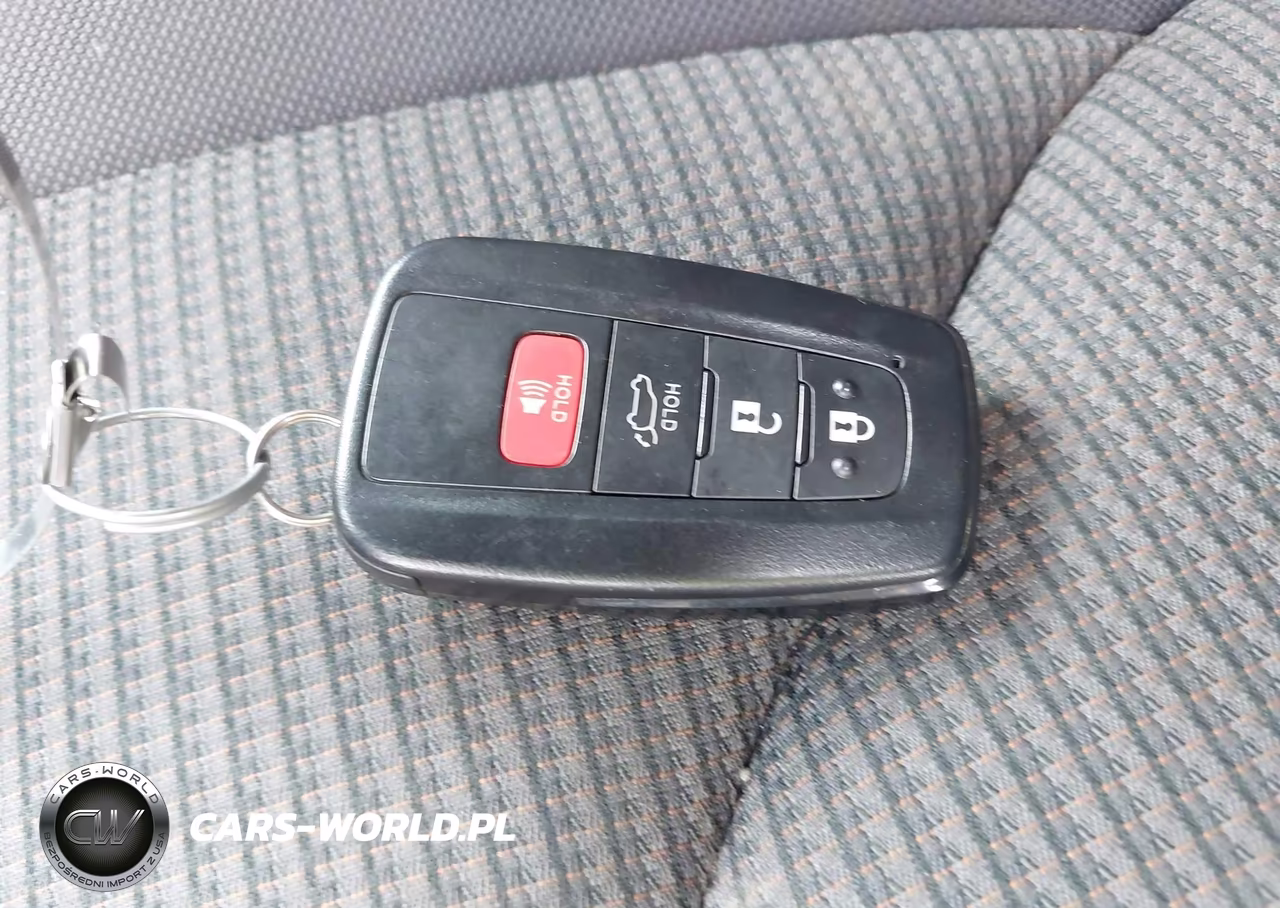 2021 Toyota Highlander Le VIN:5TDBZRBH0MS156158 - 11
