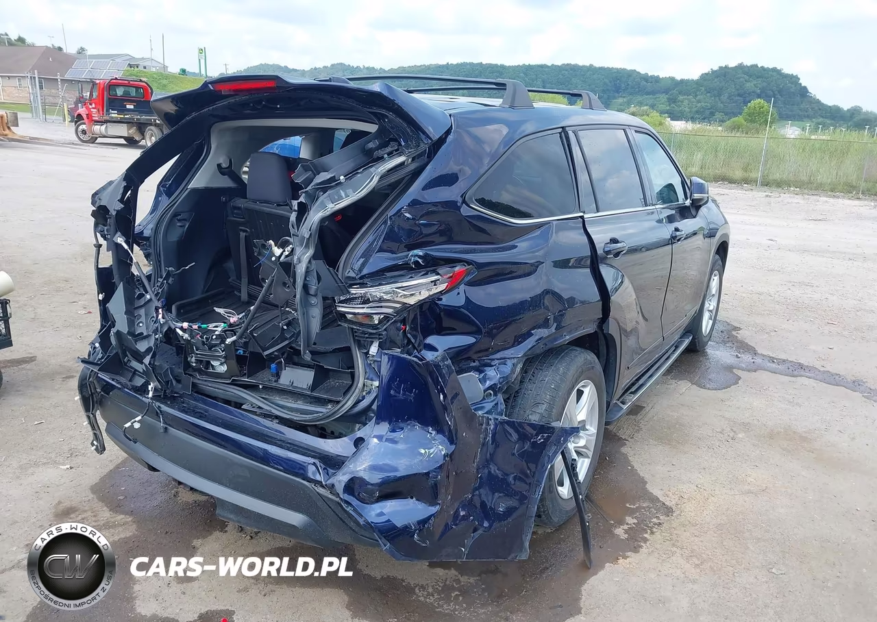 2021 Toyota Highlander Le VIN:5TDBZRBH0MS156158 - 4