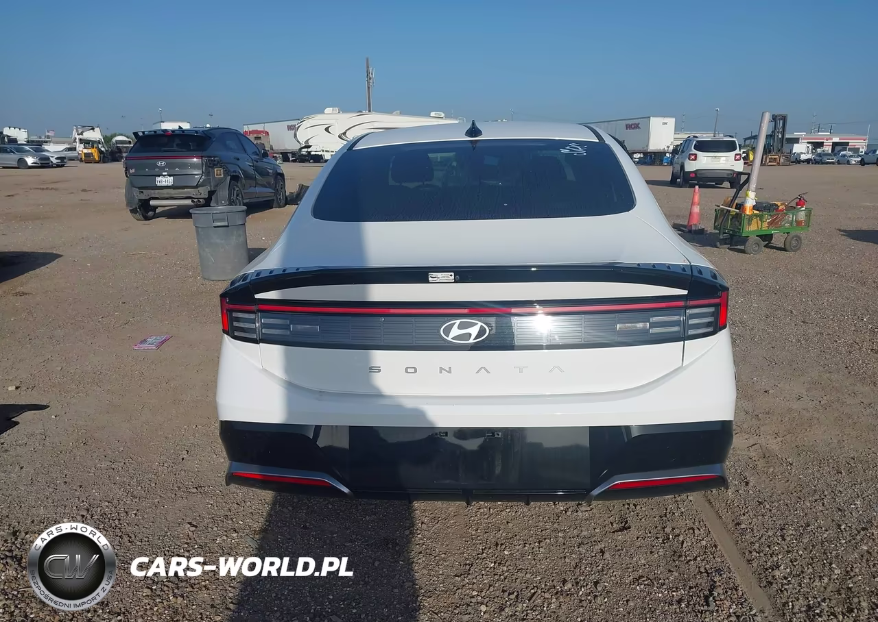 2026 Hyundai Sonata Sel Sport VIN:KMHL64JA6TA535077 - 16