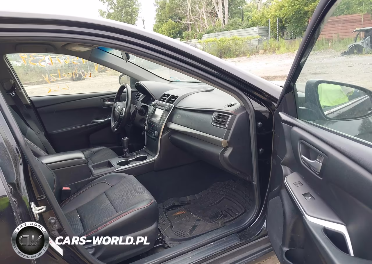2015 Toyota Camry Se VIN:4T1BF1FK9FU049829 - 5