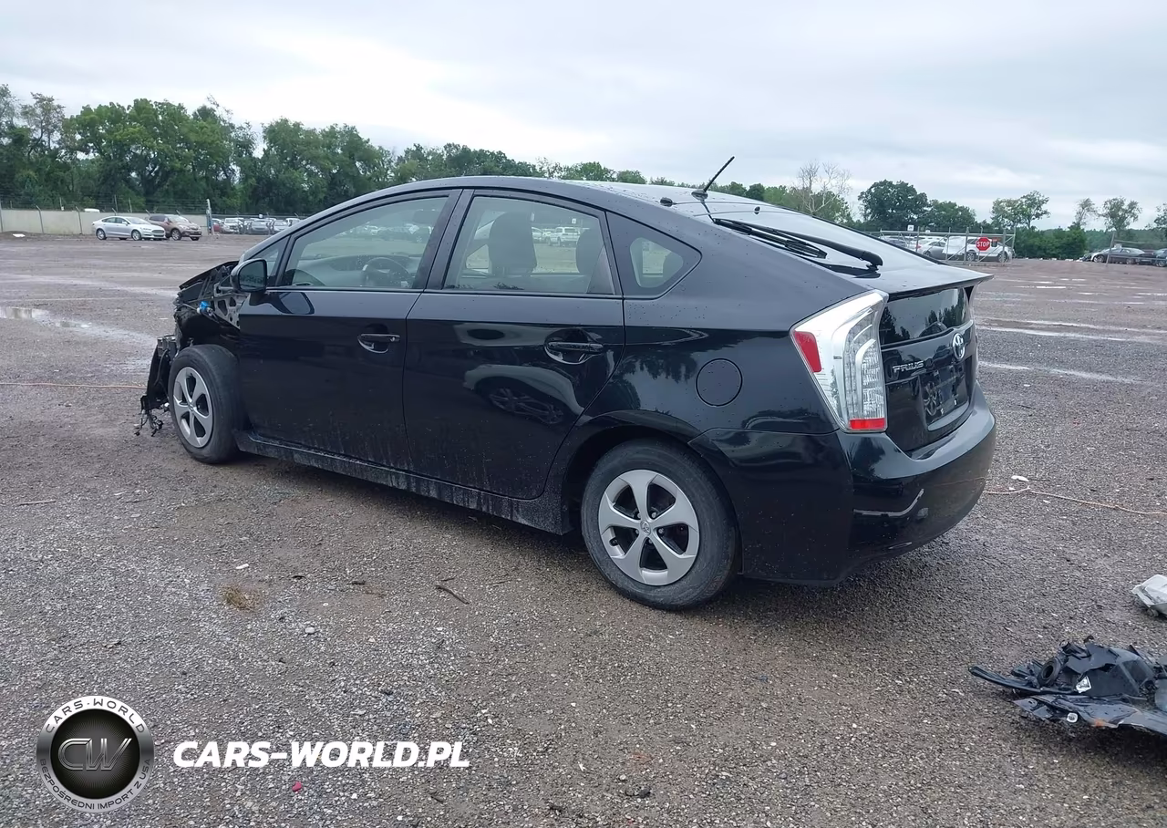 2015 Toyota Prius Two VIN:JTDKN3DUXF1915921 - 3