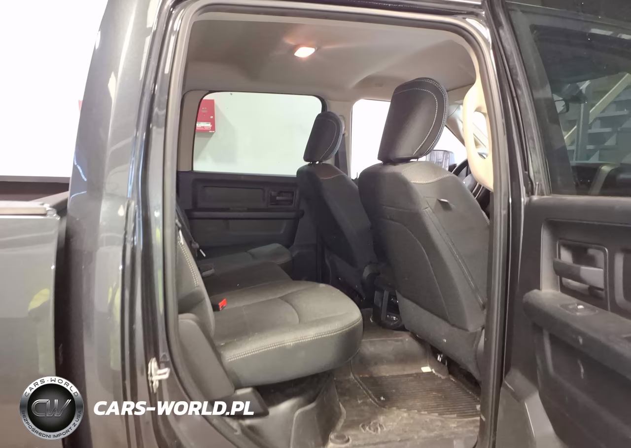 2020 Ram 3500 Tradesman 4X4 6'4 Box VIN:3C63R3CJ5LG221593 - 8