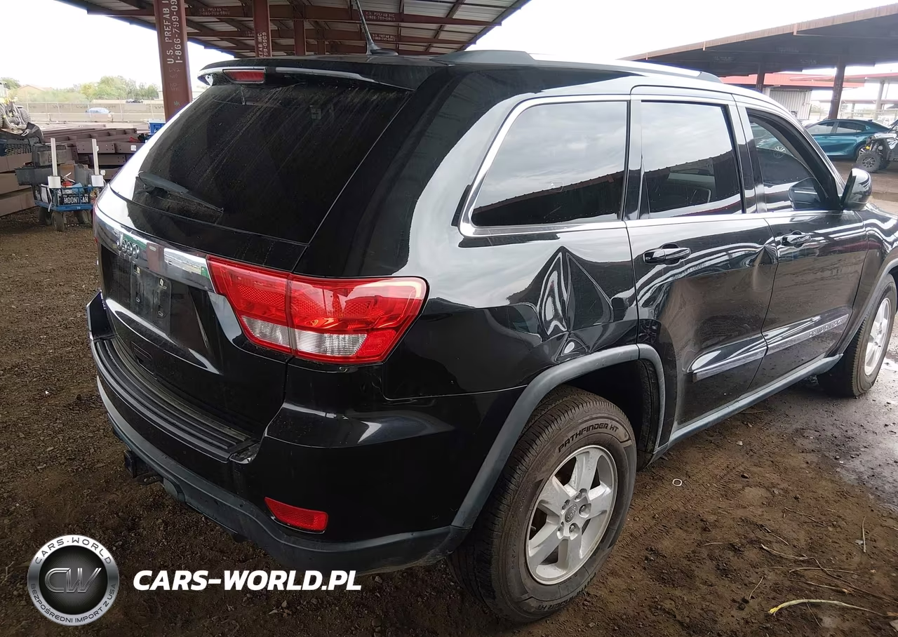 2011 Jeep Grand Cherokee Laredo VIN:1J4RR4GG5BC520049 - 4