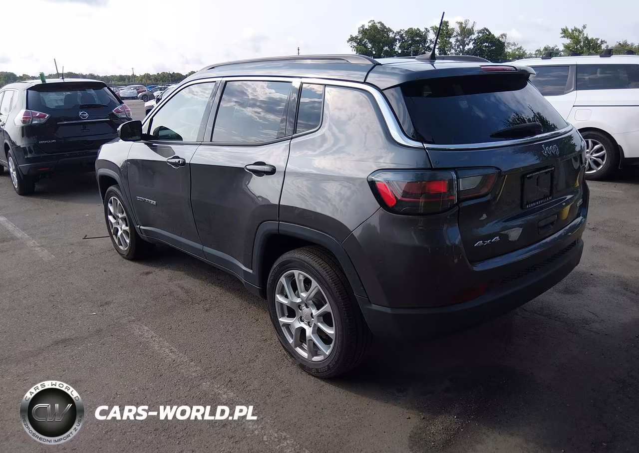 2023 Jeep Compass Latitude Lux Fwd VIN:3C4NJDFN5PT535688 - 3