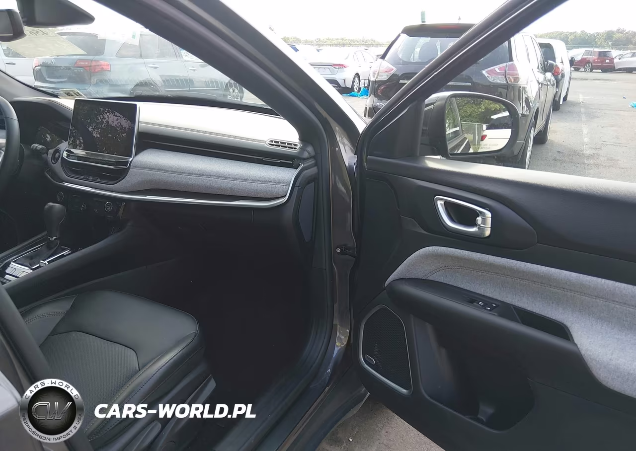 2023 Jeep Compass Latitude Lux Fwd VIN:3C4NJDFN5PT535688 - 5